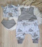 Baby Knoten-Mütze "Rudi die Robbe" handgemacht aus French Terry, 95% Baumwolle 5% Elasthan – passend zur Strampler-Kollektion | Little Falili
