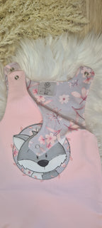 Baby Strampler "Fuchs mit Ranken" in rosa & grau mit Halstuch, French Terry, 95% Baumwolle 5% Elasthan – Mütze separat erhältlich | Little Falili
