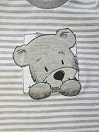 Kinder-Shirt "Kleiner Bär" Detailansicht Bär-Stickerei, Jersey 95% Baumwolle 5% Elasthan, Gr. 62–104 | Little Falili
