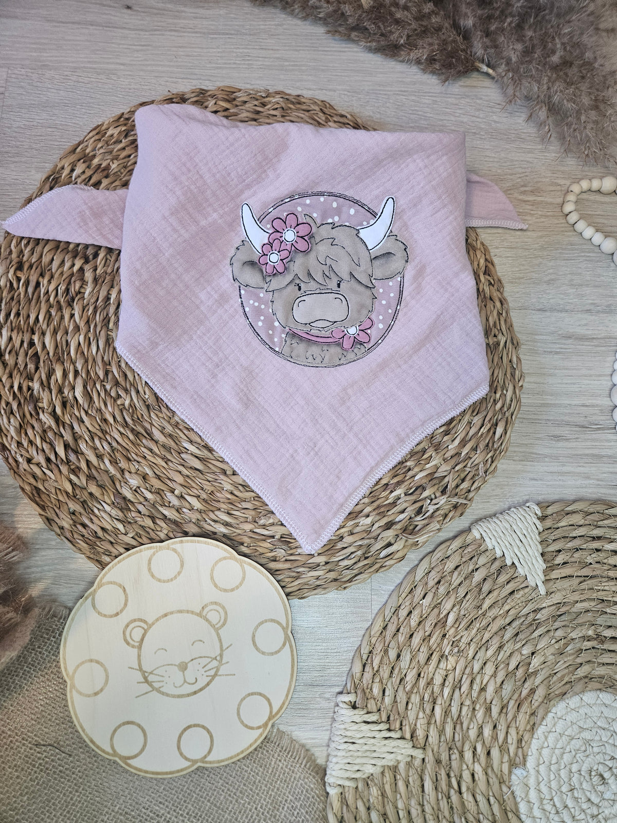 Baby Musselintuch "Hochlandrind" mit Hochlandrind-Stickmotiv, 100% Baumwolle Musselin, 60x60 cm, handgenäht | Little Falili
