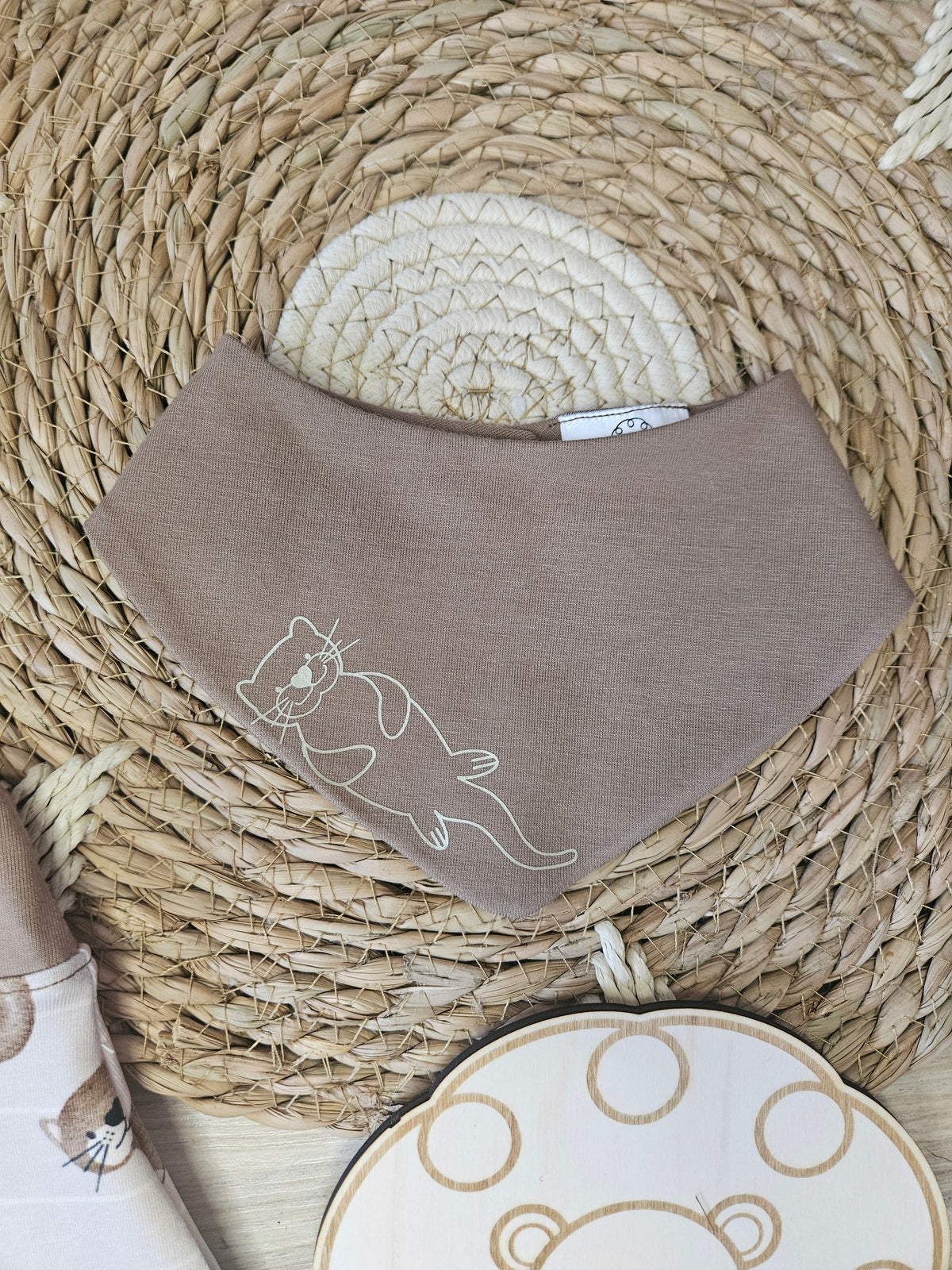 Handmade Halstuch passend zum Strampler "Otterliebe" – braun mit Otter-Motiv, Little Falili