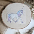 "Einhorn 2" Bügelbild zum Aufbügeln – niedliches Einhorn-Motiv im Aquarellstil mit lila-blauer Mähne auf Holzscheibe, handmade | Little Falili

