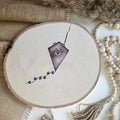 „Drache Igel" Bügelbild zum Aufbügeln – niedliches Drachen-Motiv im Aquarellstil auf Holzscheibe, handmade | Little Falili