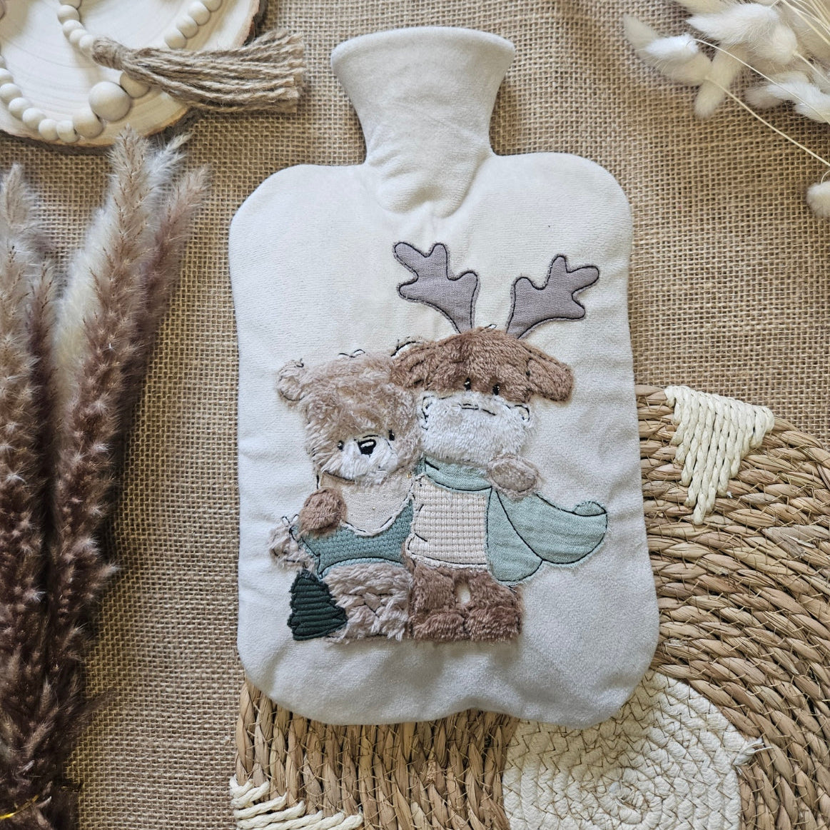 Wärmflasche „Friends“ mit handgefertigtem Minky-Fleece-Bezug von Little Falili