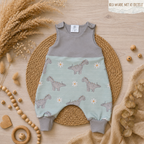 Baby Strampler Frontansicht in Mint und Grau – Allover-Motivstoff handgenäht, Little Falili