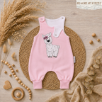 Handgenähter Baby-Strampler "Lama" in hell rosa, French Terry & Jersey 95% Baumwolle 5% Elasthan, Lama-Stickapplikation – Little Falili