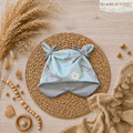 Öhrchen-Mütze „Dino mit Blüten“ in Mint und Grau mit selbst gezeichnetem Dino-Design