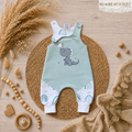 Baby Strampler "Dino mit Schmetterling" in Mint mit Dino-Stickmotiv, French Terry, 95% Baumwolle 5% Elasthan | Little Falili