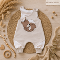 Handgenähter Baby-Strampler "Bären Geschwister", French Terry & Jersey 95% Baumwolle 5% Elasthan, Bär-Stickapplikation – Little Falili