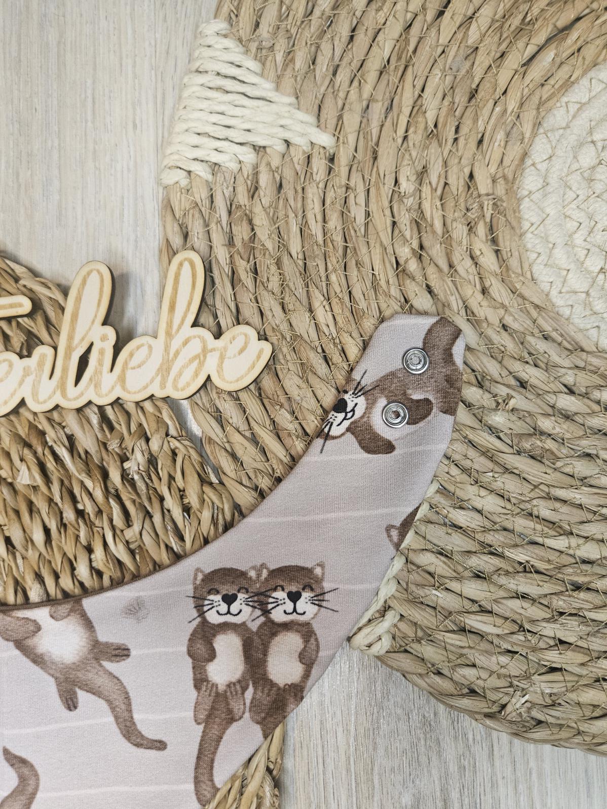 Halstuch "Otterliebe 2.0" Detailansicht Otter-Design, French Terry & Jersey 95% Baumwolle 5% Elasthan | Little Falili

